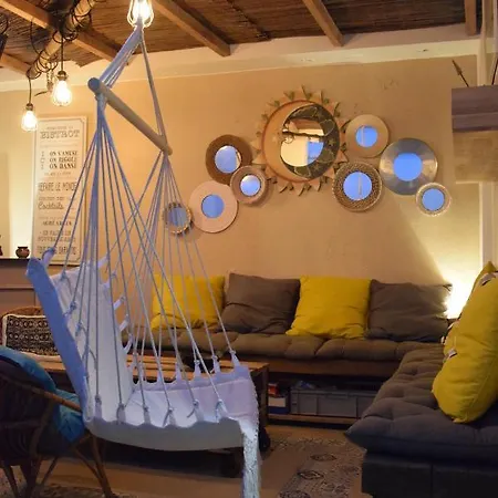 Le Petit Patio Alojamento de Acomodação e Pequeno-almoço Aigues-Mortes