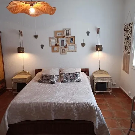 Couette-café Le Petit Patio Aigues-Mortes