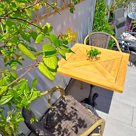 Le Petit Patio Alojamento de Acomodação e Pequeno-almoço Aigues-Mortes
